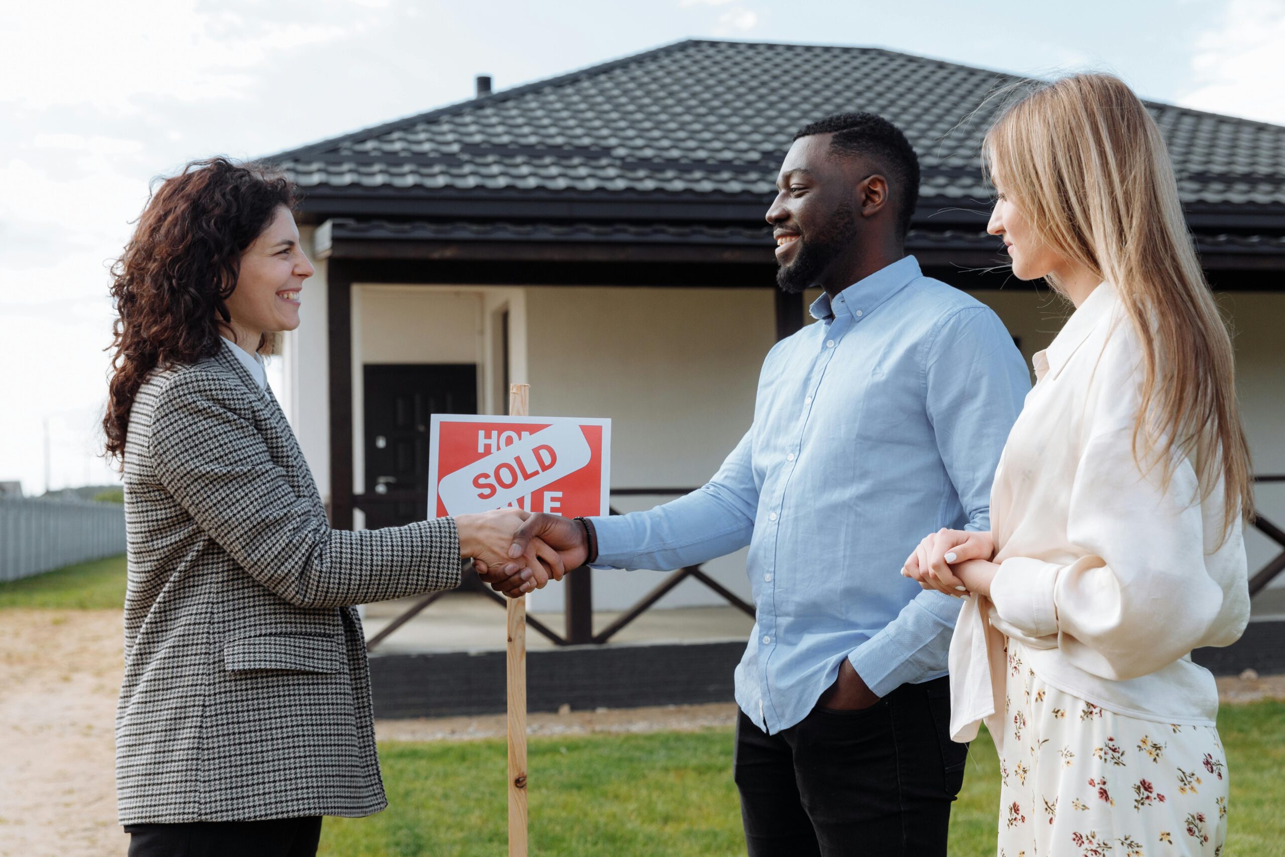 Digital Marketing Tricks to win customer in Real Estate